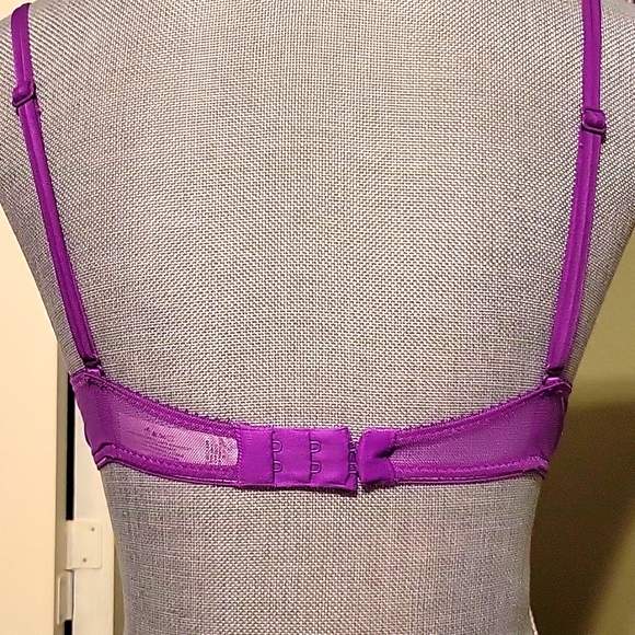 Victoria's Secret embroidered push up bra - Picture 4 of 9